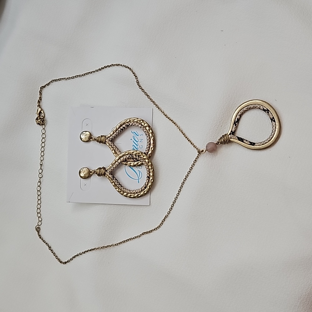 River Valley necklace and earrings by Premier Designs